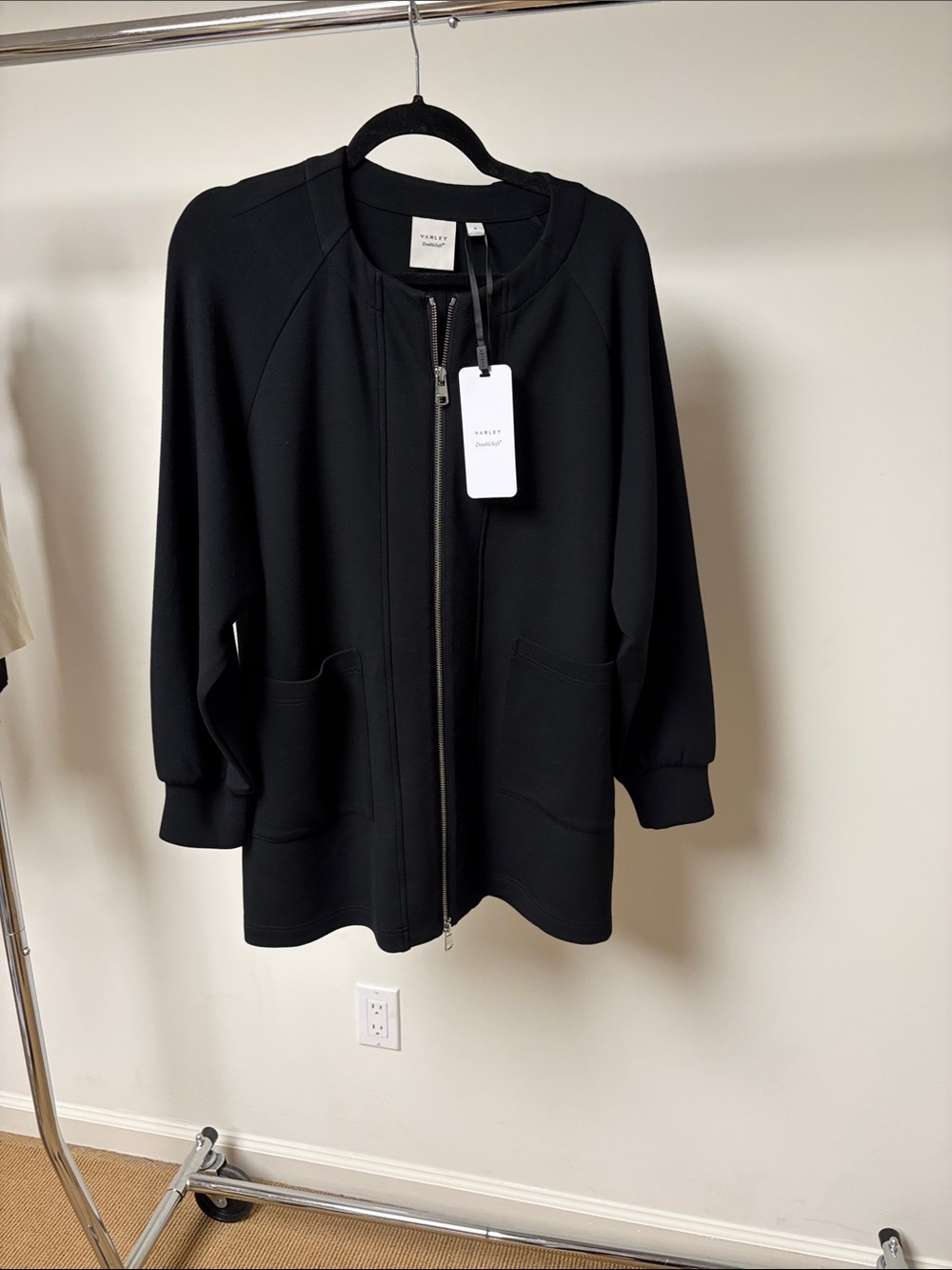 Varley Augusta zip through black